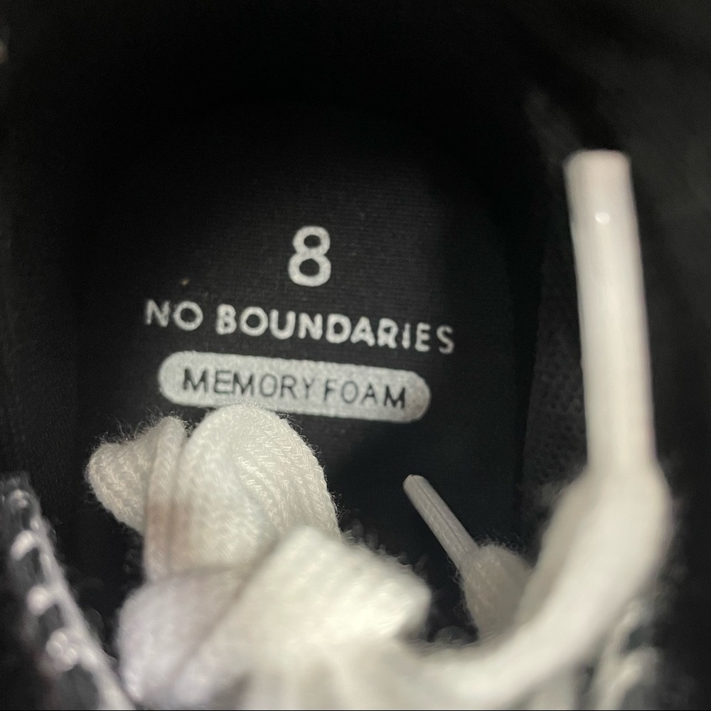 No Boundaries Converse High Top Shoes - Picture 4 of 12